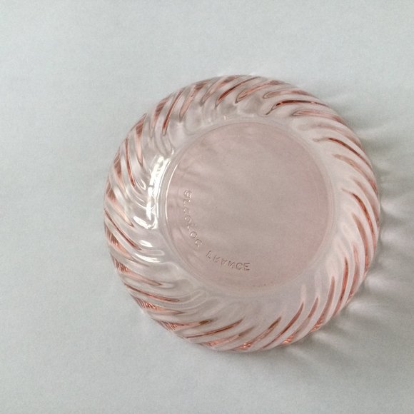 Vintage Arcoroc France Rosaline Pink swirled pressed Glass ice cream bowl - Picture 1 of 5